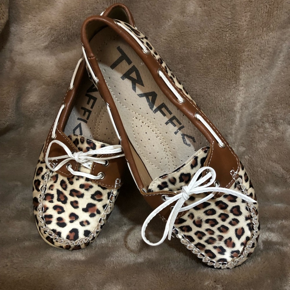 Size 7 Traffic brand loafers